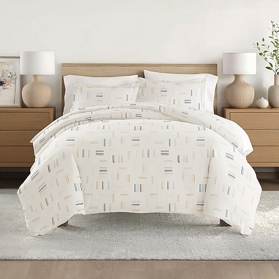 Casual Comfort Geo Dash Patterned Duvet Cover Set