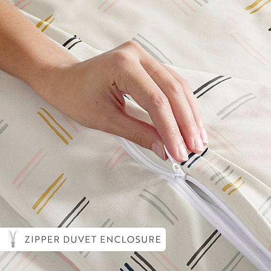Casual Comfort Geo Dash Patterned Duvet Cover Set