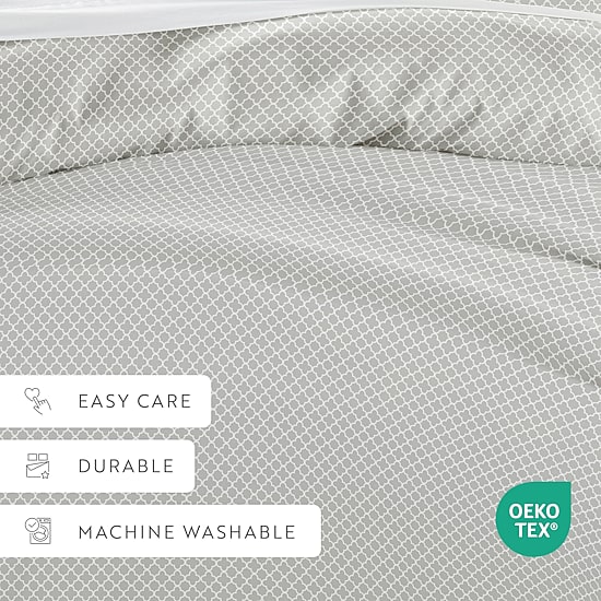 Casual Comfort Premium Ultra Soft Quatrefoil Pattern Duvet Cover Set