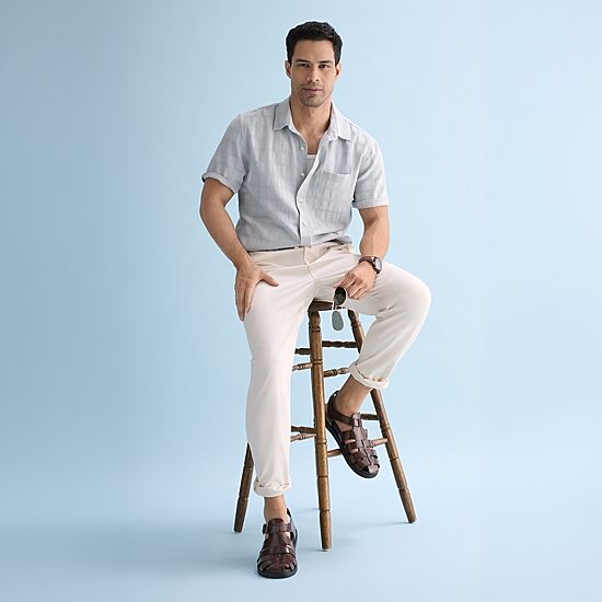 mutual weave Mens Short Sleeve Classic Fit Button-Down Shirt
