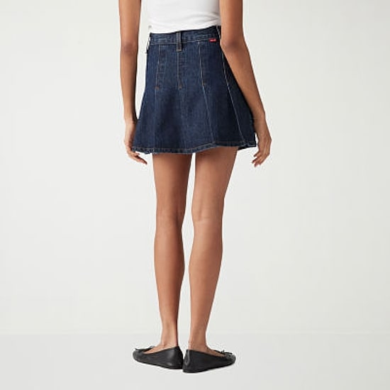 Levi's® Women's  Mid Rise Mini Pleated Skirt