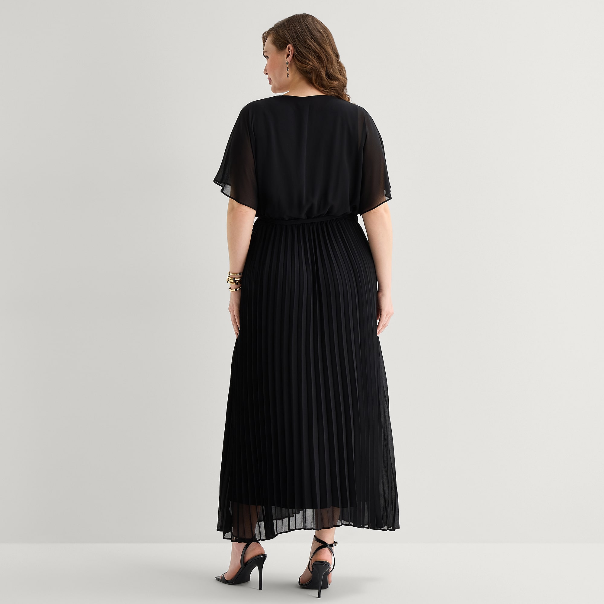 Sandra Darren Womens Plus V Neck Short Sleeve Flutter Maxi Dress