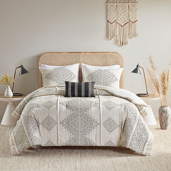 Madison Park Alba 4-pc. Midweight Comforter Set