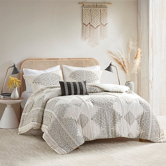 Madison Park Alba 4-pc. Midweight Comforter Set