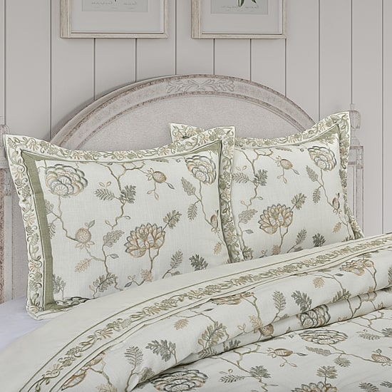 Queen Street Flaire 4-pc. Midweight Comforter Set