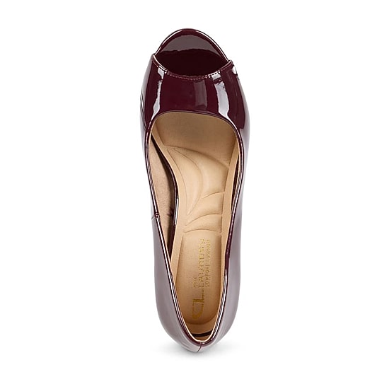 CL by Laundry Mild Womens Round Closed Toe Flat Heel Pumps