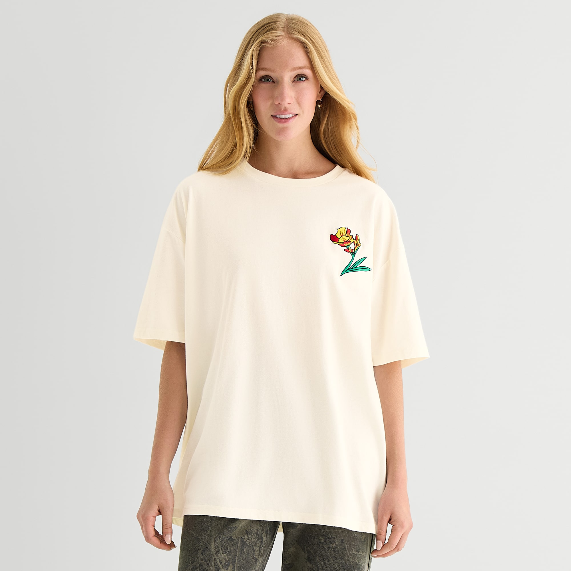 New World Van Gogh Oversized Tee Womens Juniors Crew Neck Short Sleeve Graphic T-Shirt