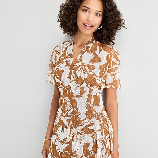 Rabbit Rabbit Rabbit Design Womens Midi V Neck Short Sleeve Flutter Floral Fit + Flare Dress