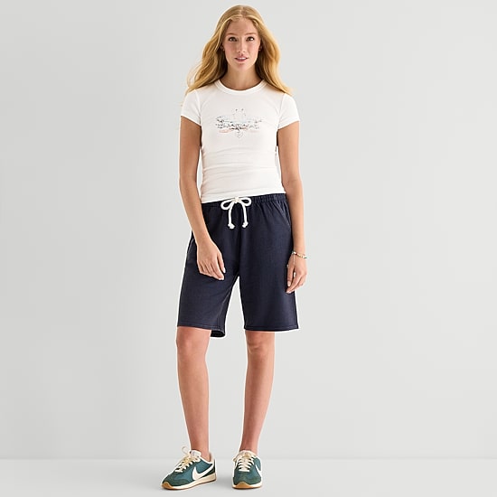 Arizona Womens Juniors Crew Neck Short Sleeve Regular Fit Graphic T-Shirt