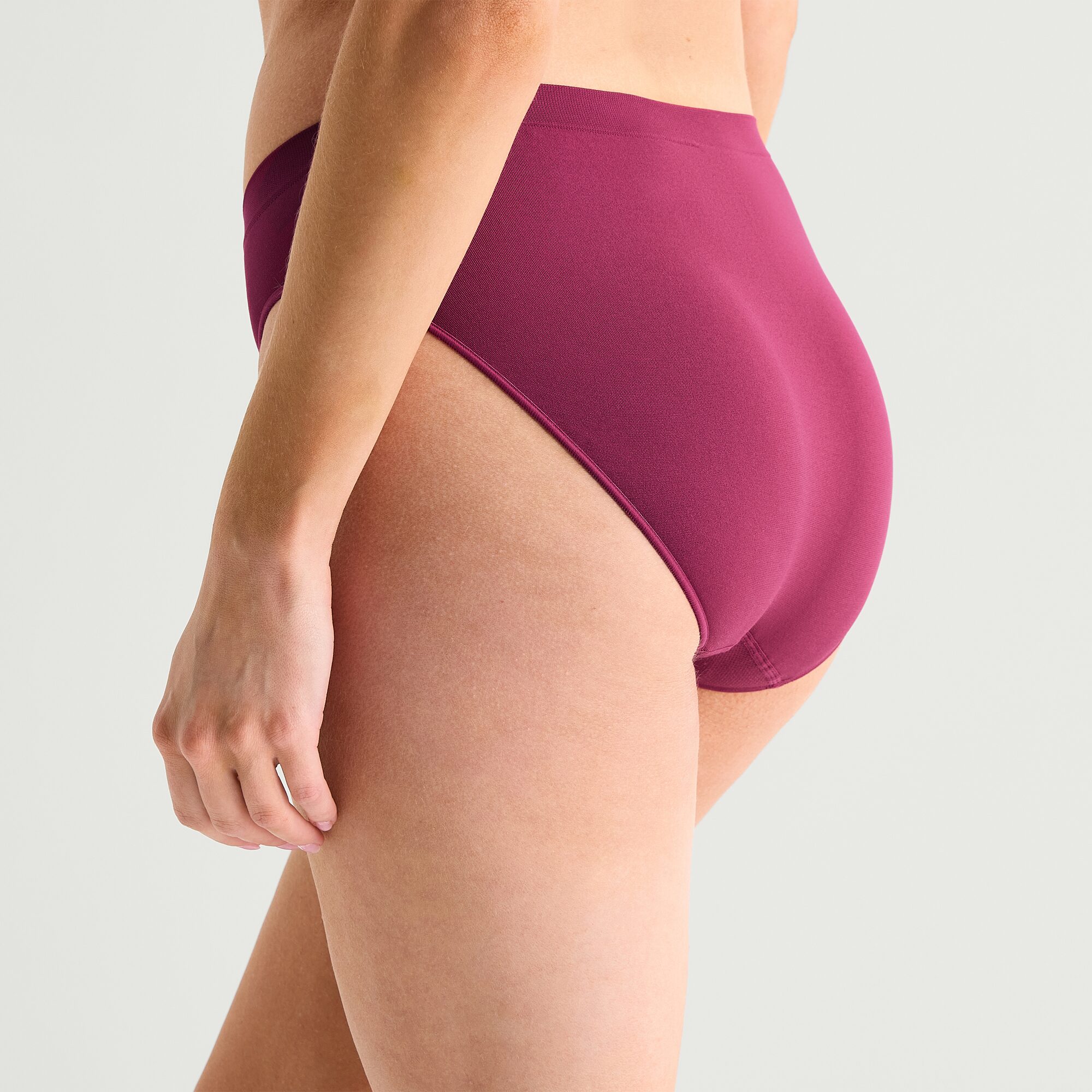 Ambrielle Womens Seamless High Cut Panty