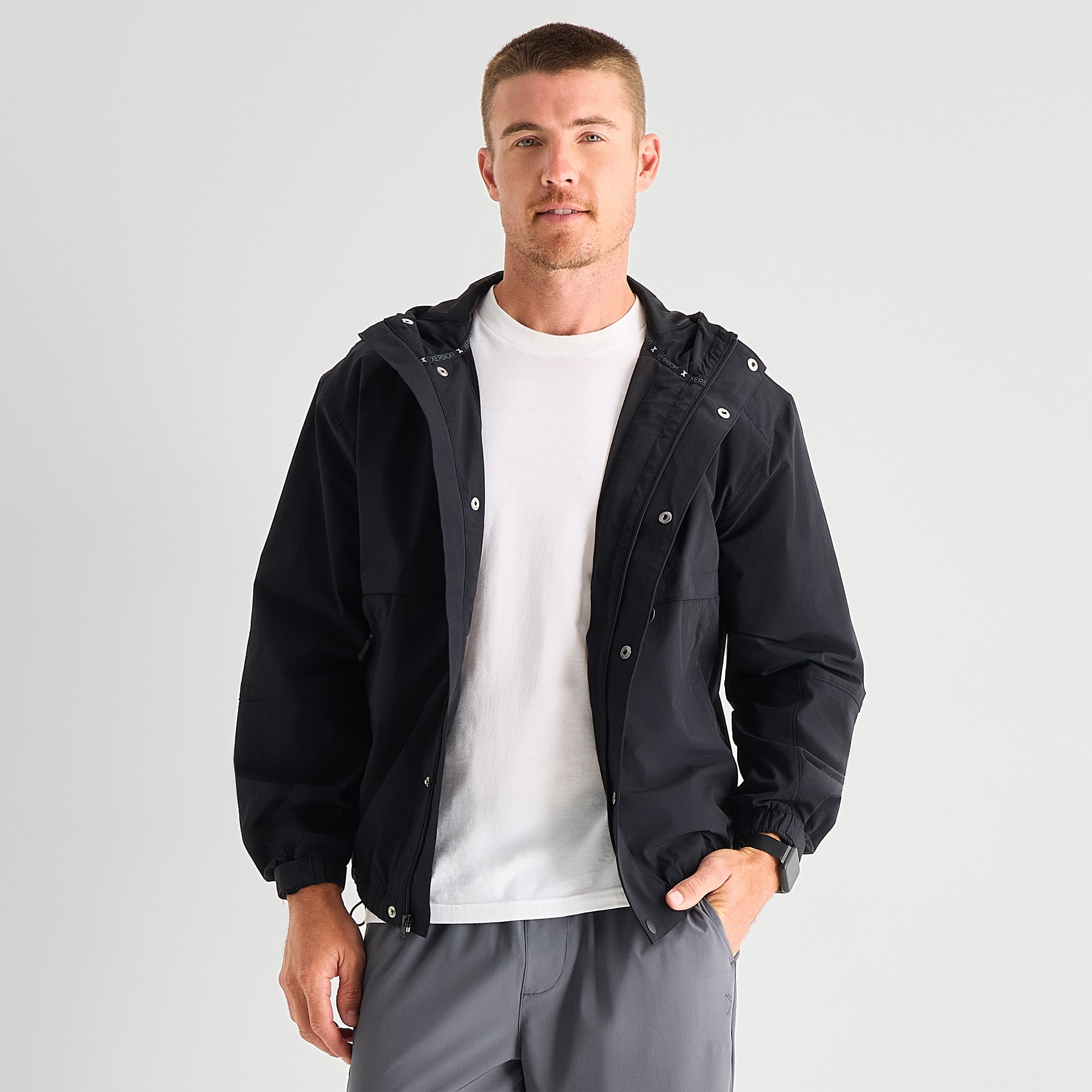 Xersion Mens Lightweight Windbreaker
