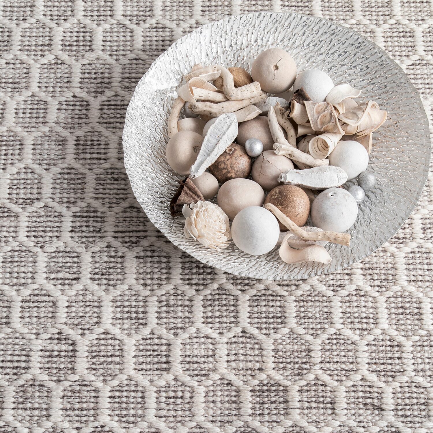 nuLoom Edris Tassel Hand Tufted Handmade Area Rug