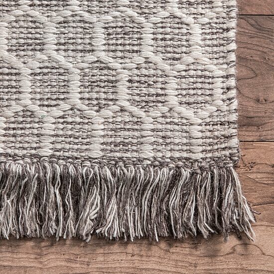 nuLoom Edris Tassel Hand Tufted Handmade Area Rug