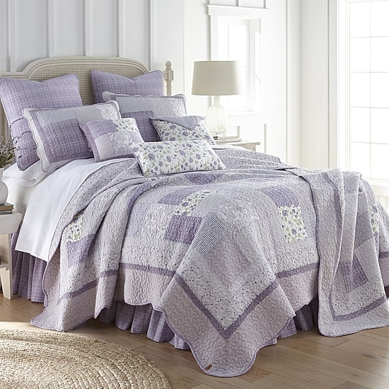Donna Sharp Lavender Rose Quilt