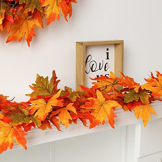 Glitzhome Fall Lighted Maple Leaves Indoor Garland
