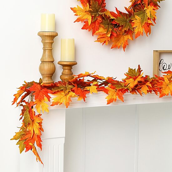 Glitzhome Fall Lighted Maple Leaves Indoor Garland