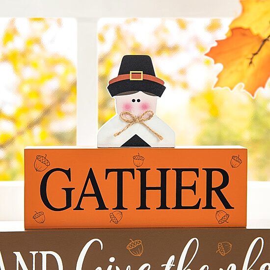 Glitzhome Harvest Wooden Pilgrim Block Sign Tabletop Decor