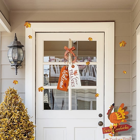 Glitzhome Harvest Wooden Give Thanks Door Hanger Wall Art