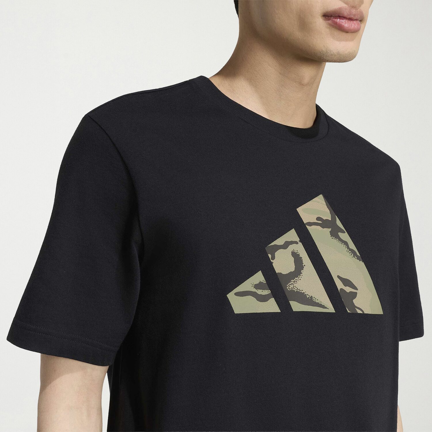 adidas Mens Crew Neck Short Sleeve Regular Fit Big and Tall Graphic T-Shirt