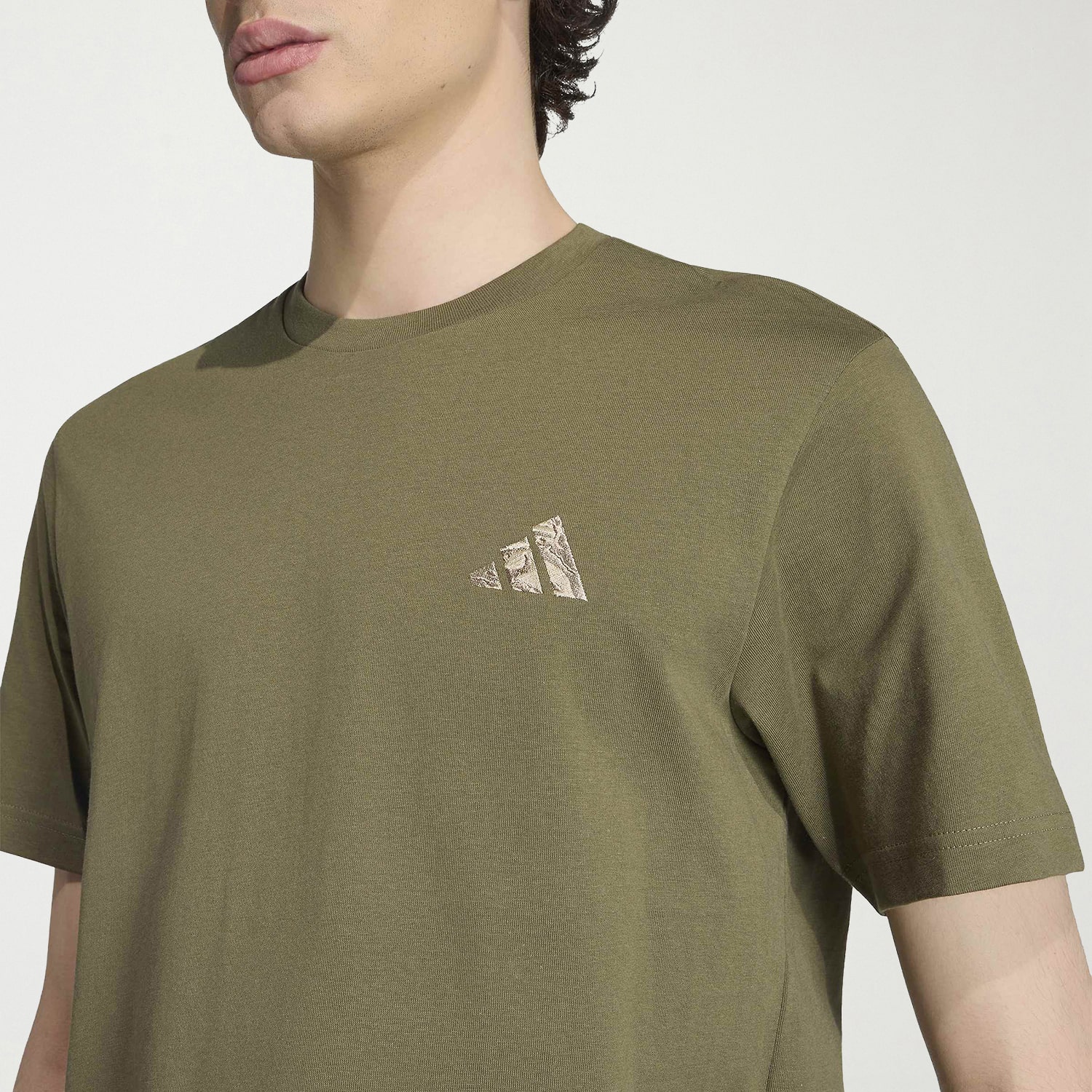adidas Mens Crew Neck Short Sleeve Regular Fit Big and Tall Graphic T-Shirt