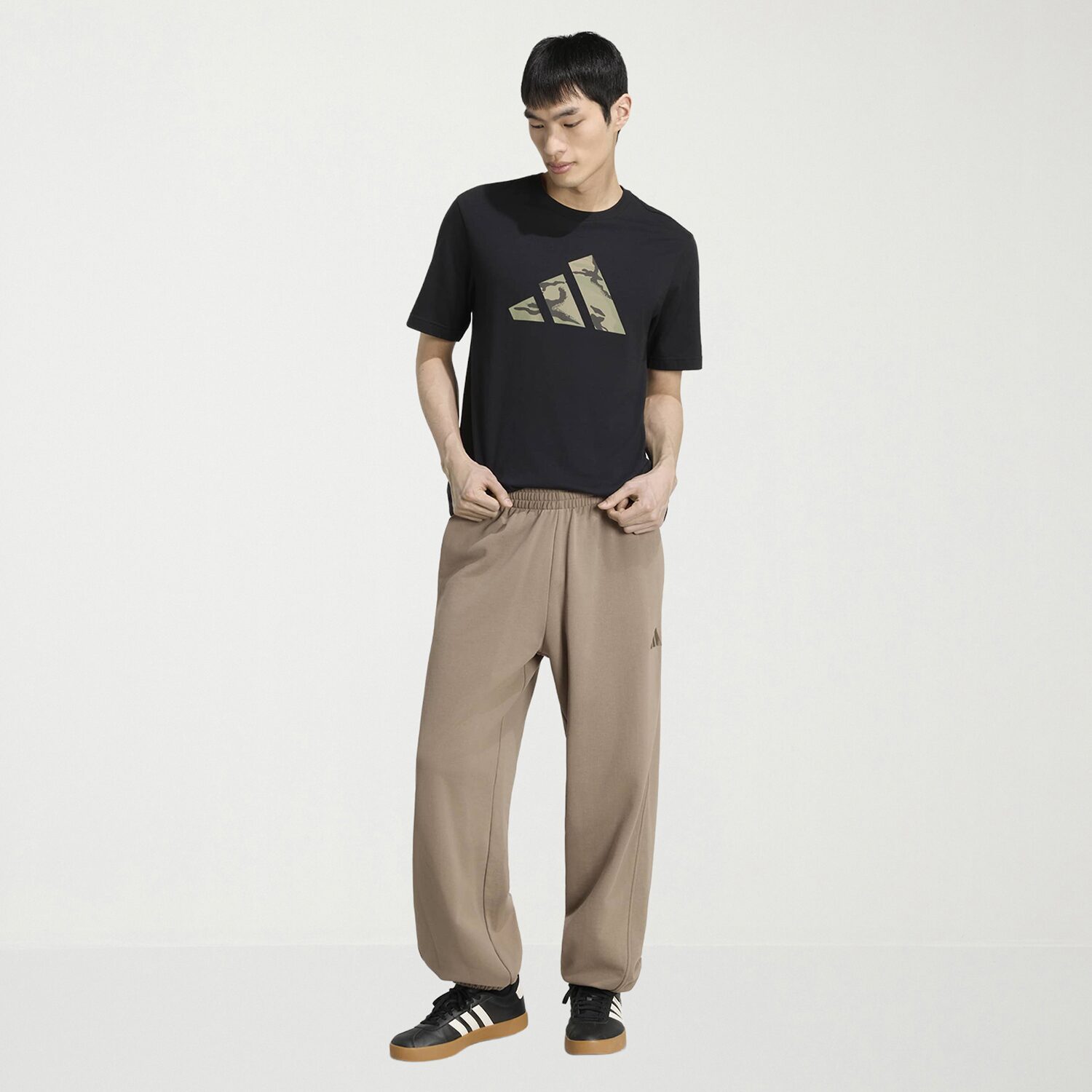 adidas Mens Crew Neck Short Sleeve Regular Fit Big and Tall Graphic T-Shirt