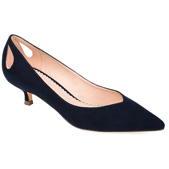 Journee Collection Womens Goldie Pointed Toe Kitten Heel Pumps