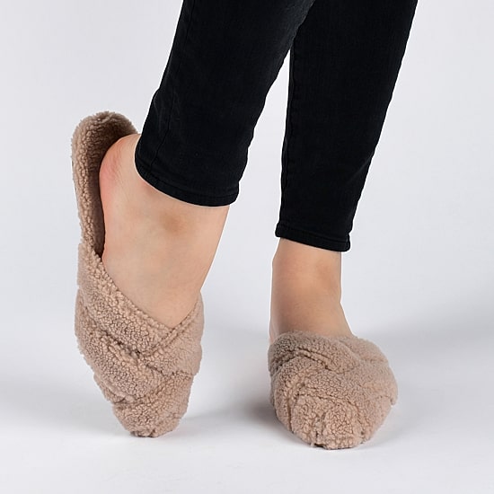 Journee Collection Sereena Womens Round Closed Toe Slip-On Shoe