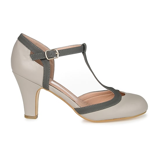Journee Collection Womens Round Closed Toe Stacked Heel Pumps