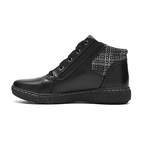 Clarks Womens Caroline Fiana Flat Heel Lace Up Boots