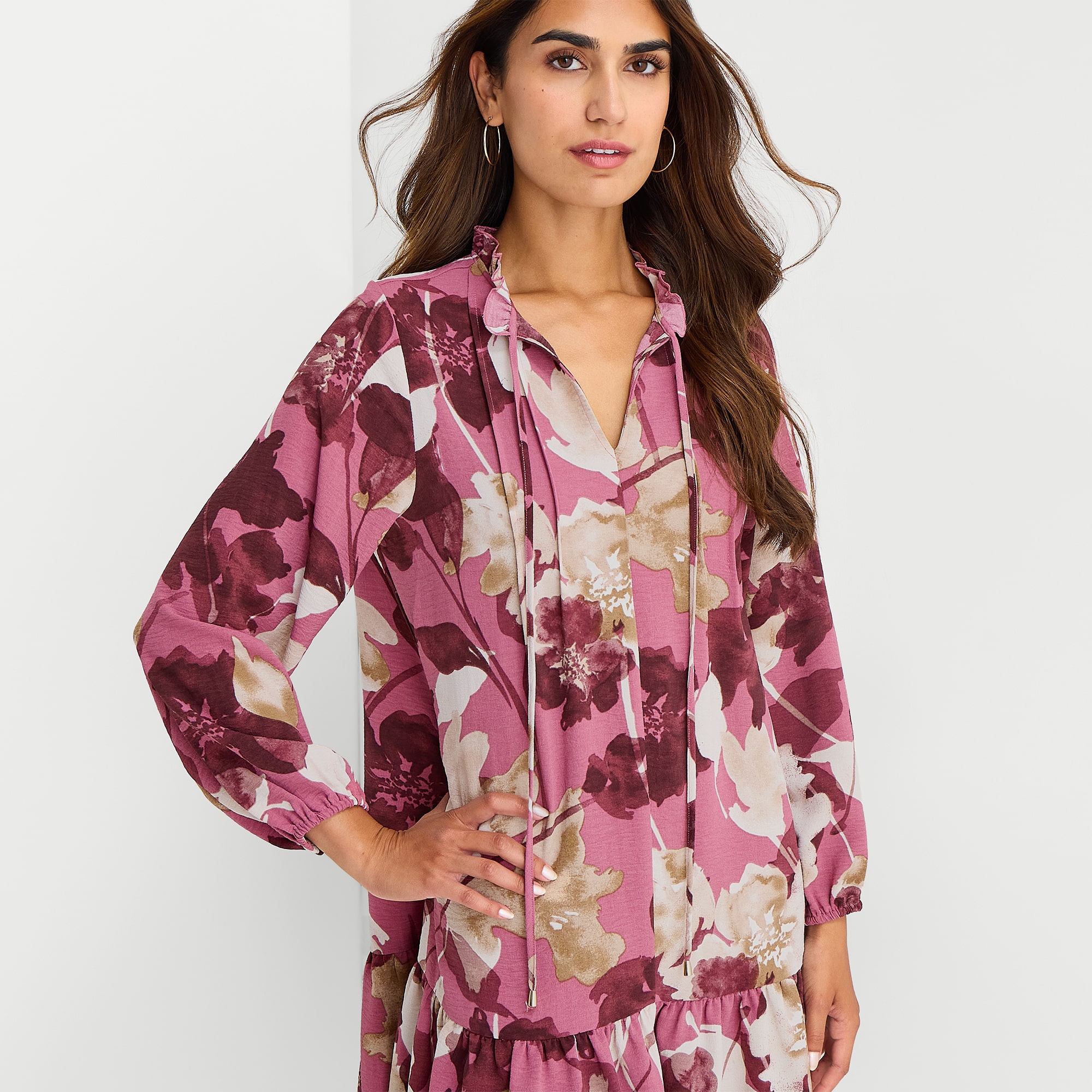 Be by CHETTA B Womens Split Tie Neck Long Sleeve Floral Shift Dress