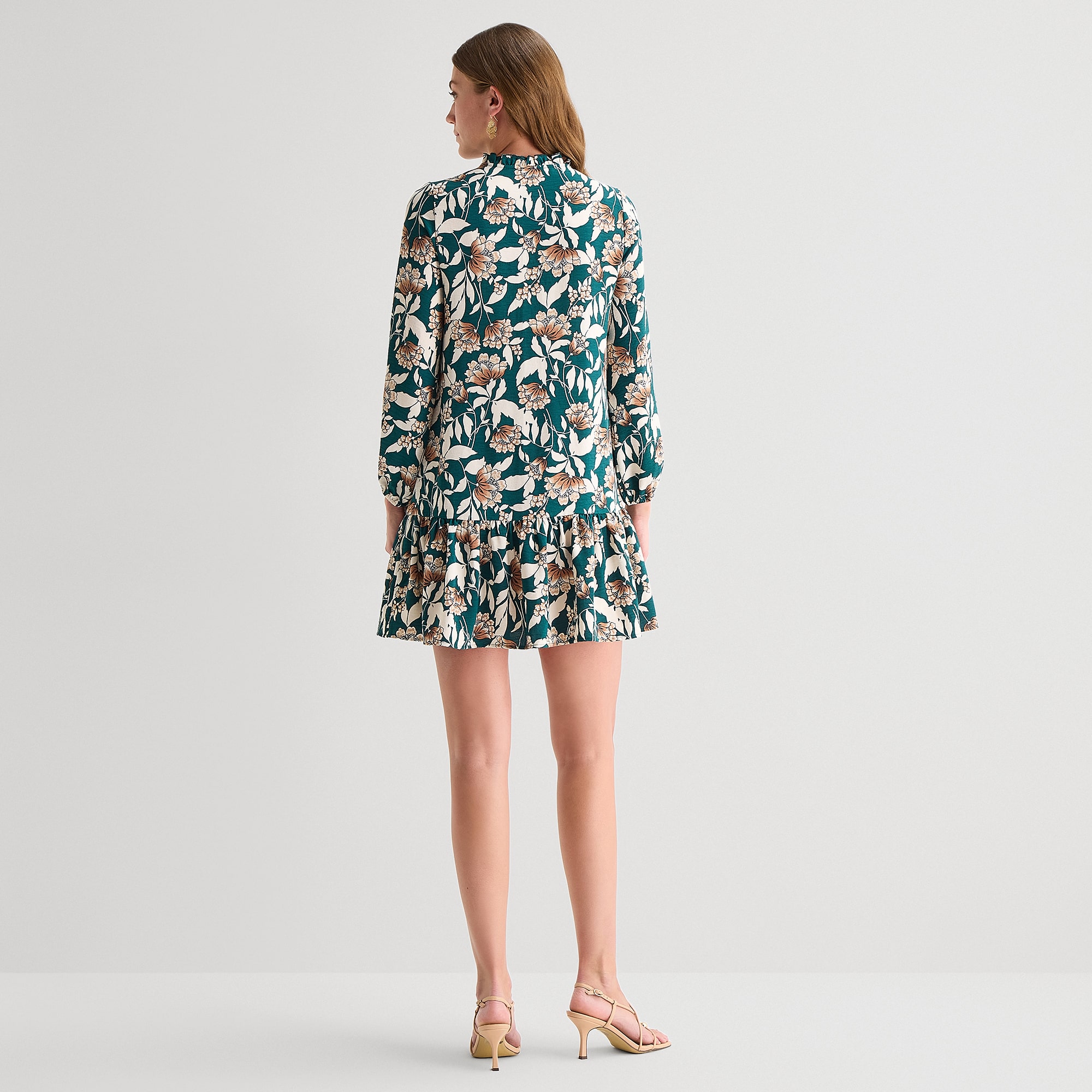 Be by CHETTA B Womens Split Tie Neck Long Sleeve Floral Shift Dress