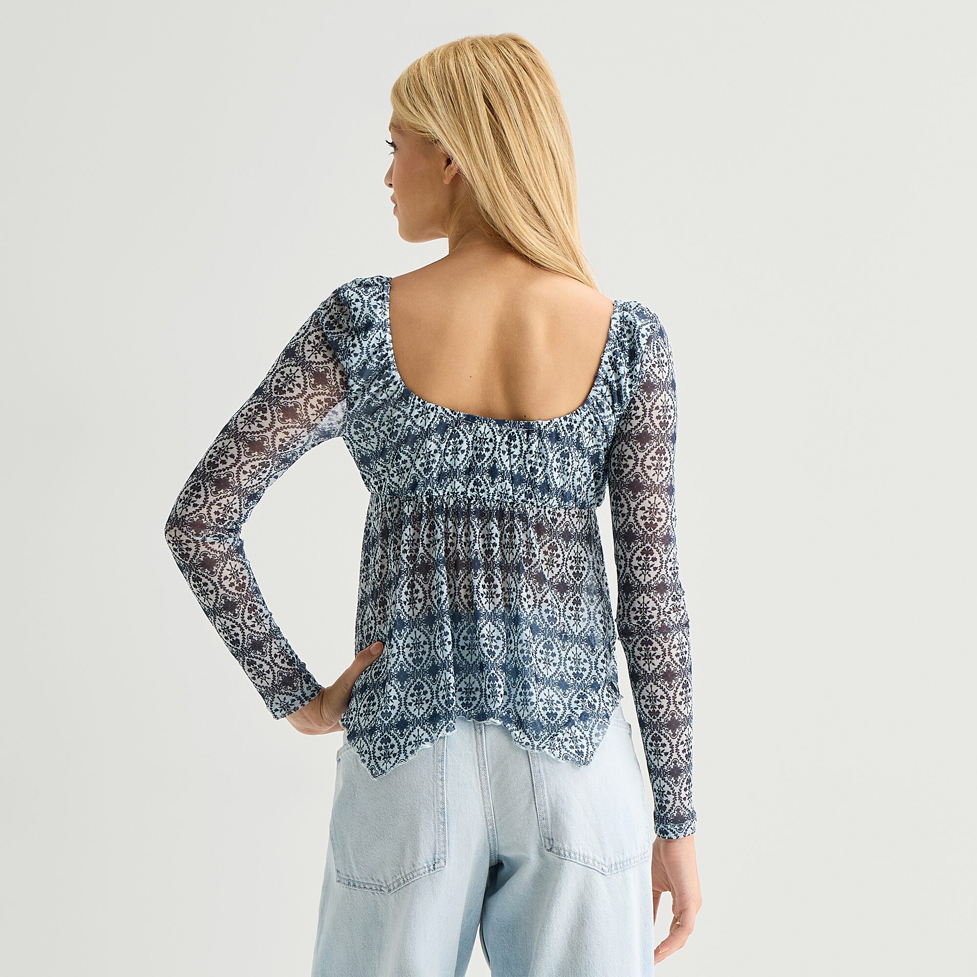 Arizona Womens Juniors Scoop Neck Long Sleeve Blouse