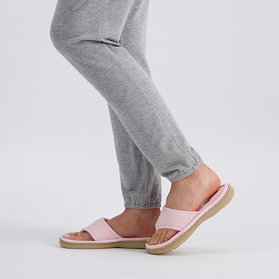 Isotoner Seersucker Thong Womens Round Slip-On Shoe