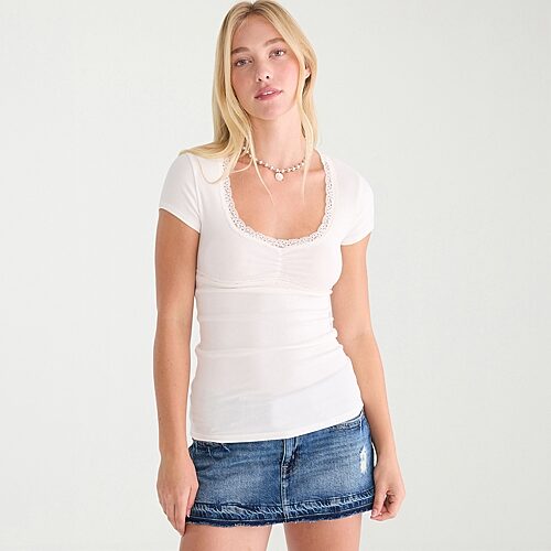 Aéropostale Womens Juniors Sweetheart Neck Short Sleeve T-shirt In White