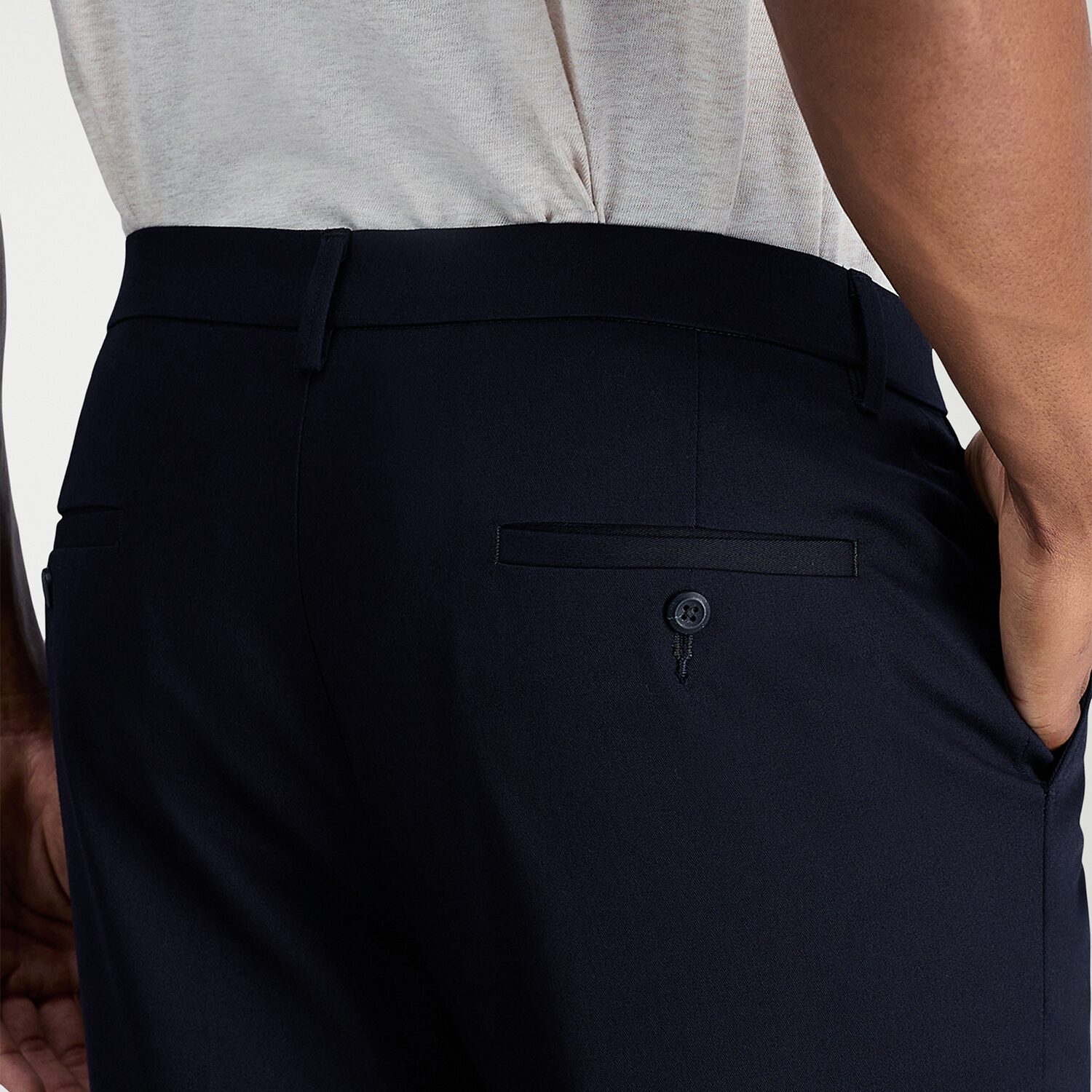 Haggar Wrinkle Free Performance Khaki Mens COMFORT WAISTBAND Slim Fit Flat Front Pant