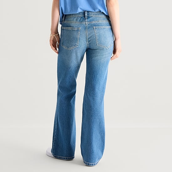 Arizona Womens Juniors Short Low Rise Bootcut Jean