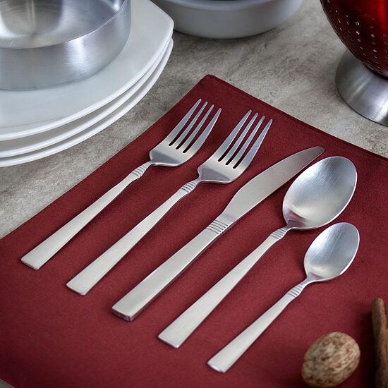 MegaChef Cravat 20-pc. 18/10 Stainless Steel Flatware Set