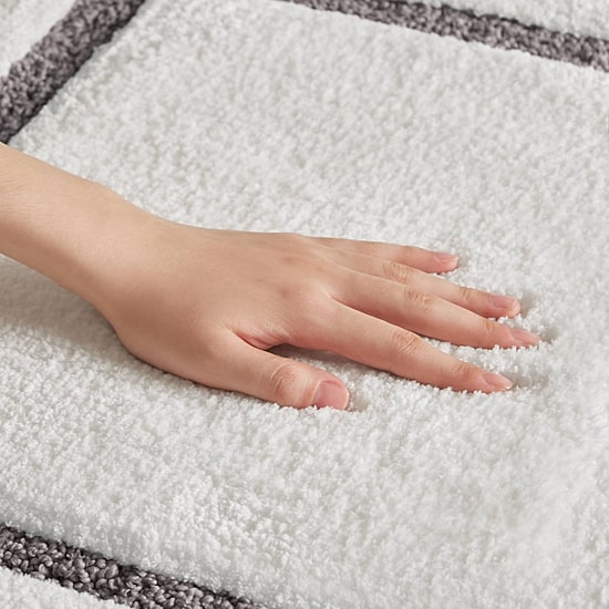 Madison Park Roan Border Tufted Bath Bath Rug