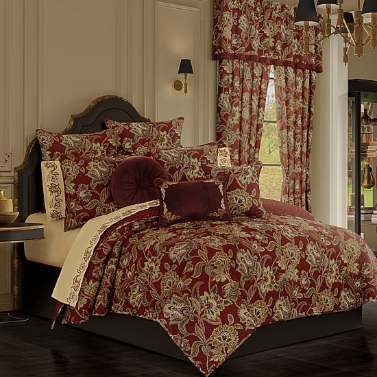 Queen Street Montecito Damask + Scroll Reversible Quilt Set