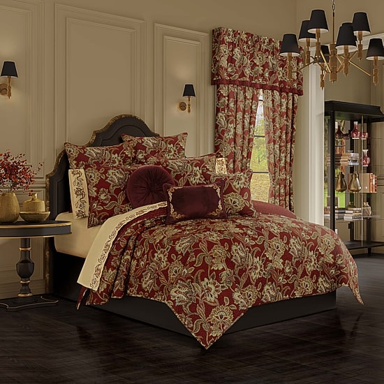 Queen Street Montecito Damask + Scroll Reversible Quilt Set