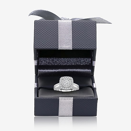 (I / I1) Womens 1 CT. T.W. Lab Grown White Diamond 10K Gold Cushion Solitaire Engagement Ring