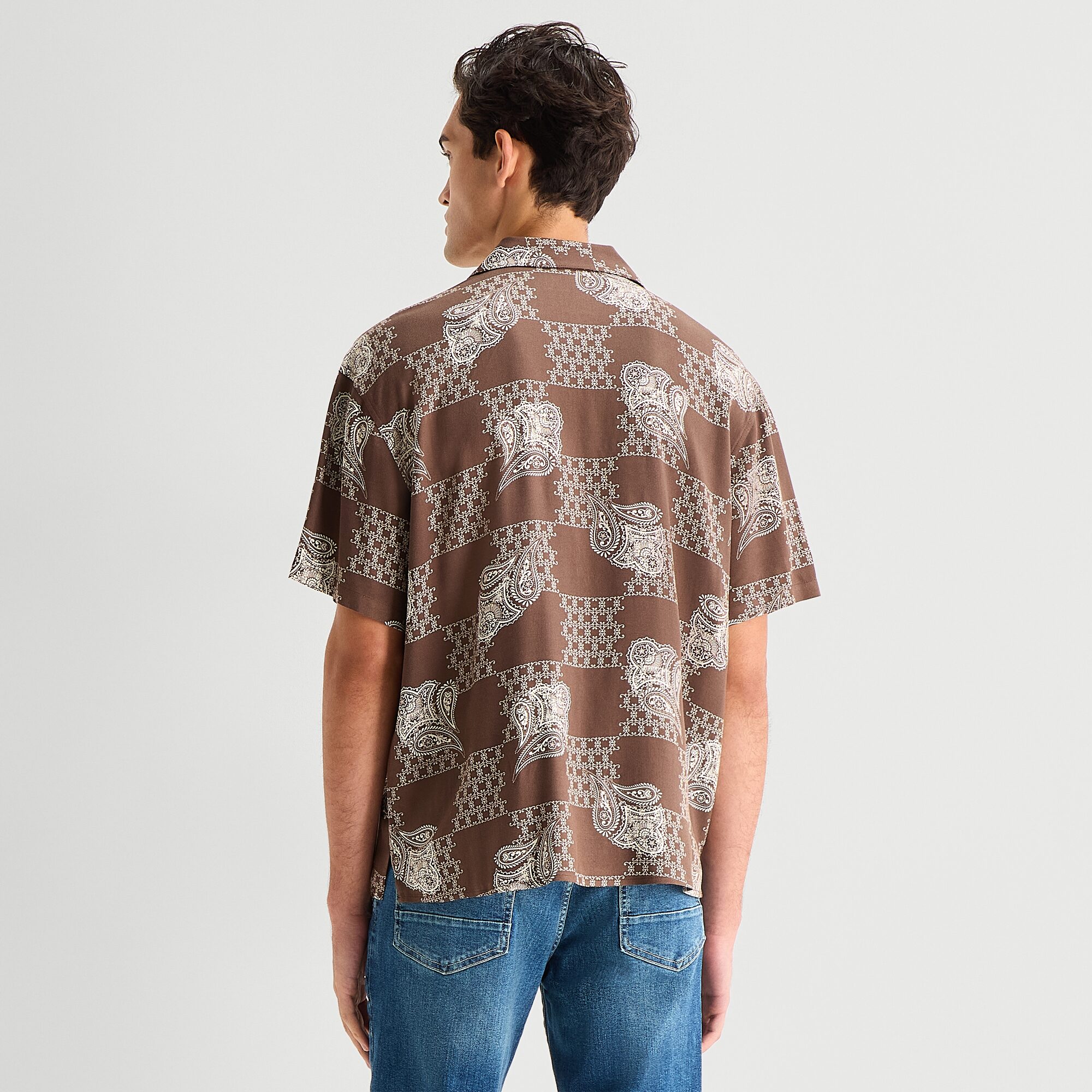 Arizona Mens Short Sleeve Boxy Fit Button-Down Shirt