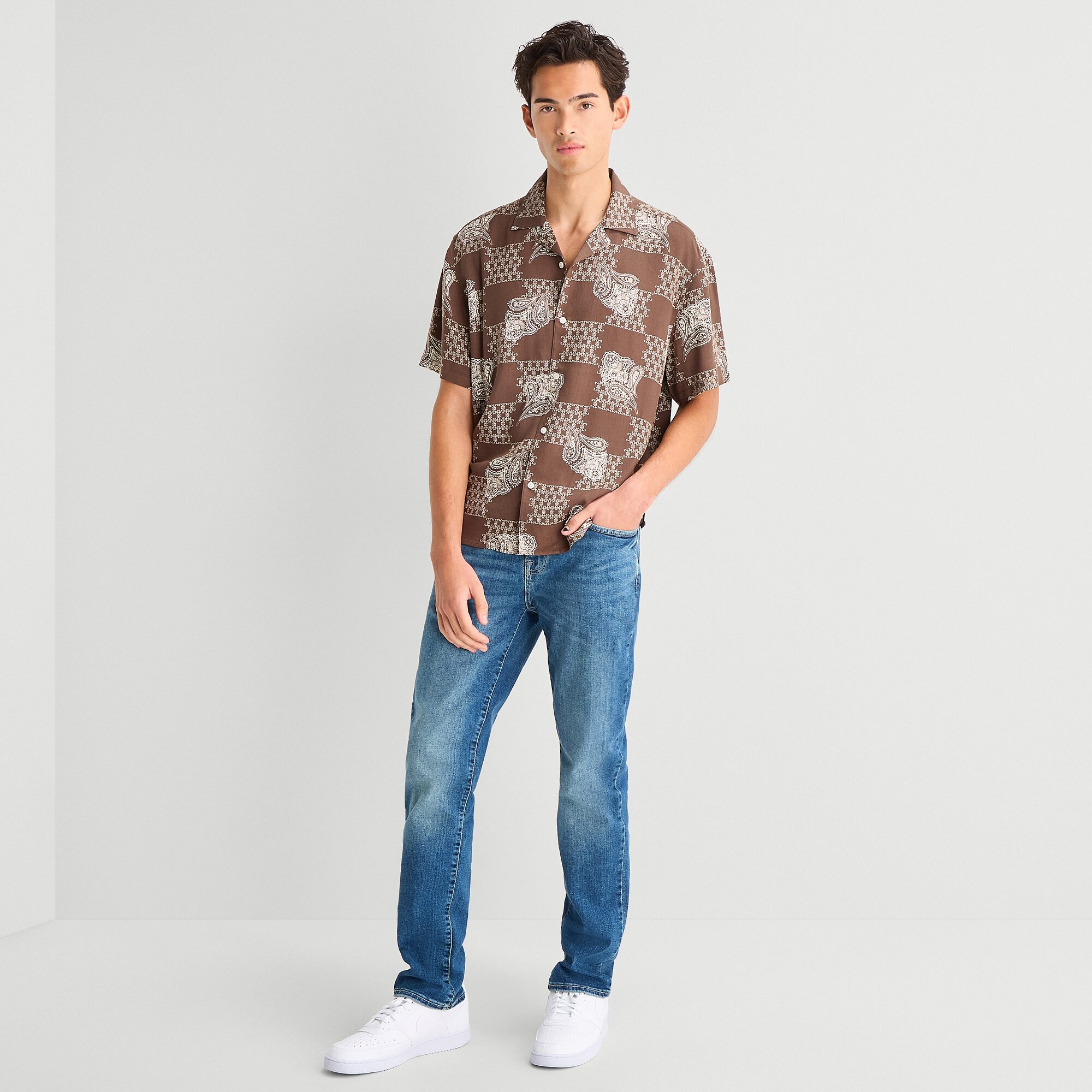 Arizona Mens Short Sleeve Boxy Fit Button-Down Shirt