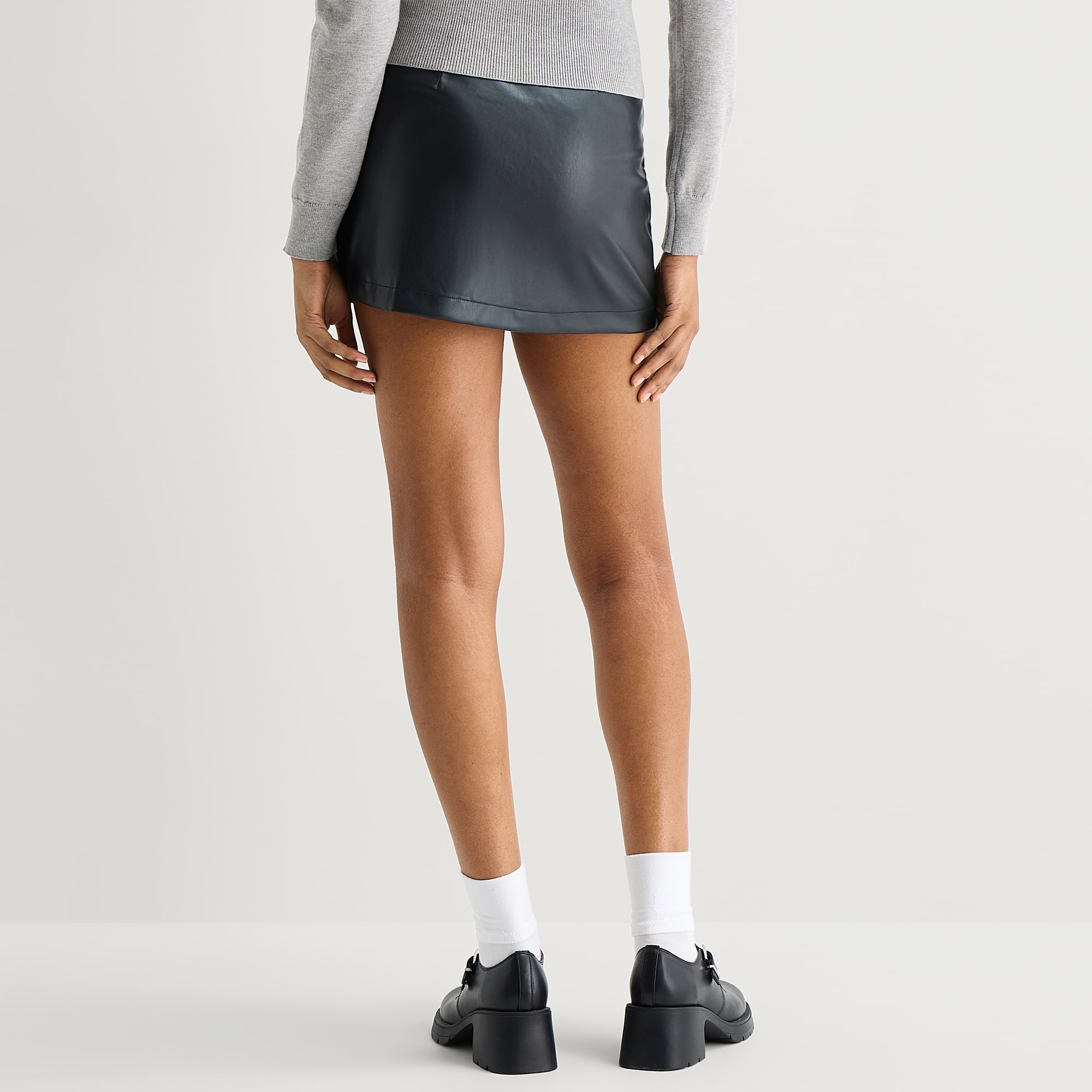 Forever 21 Womens Juniors Low Rise Mini Faux Leather A-Line Skirt