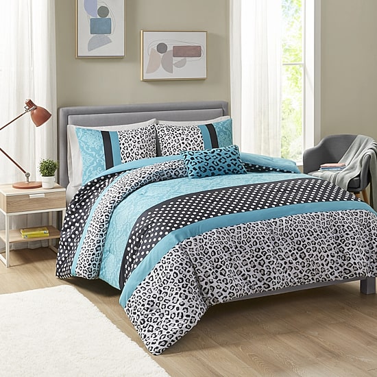 Intelligent Design Camille Comforter Set with decorative pillow