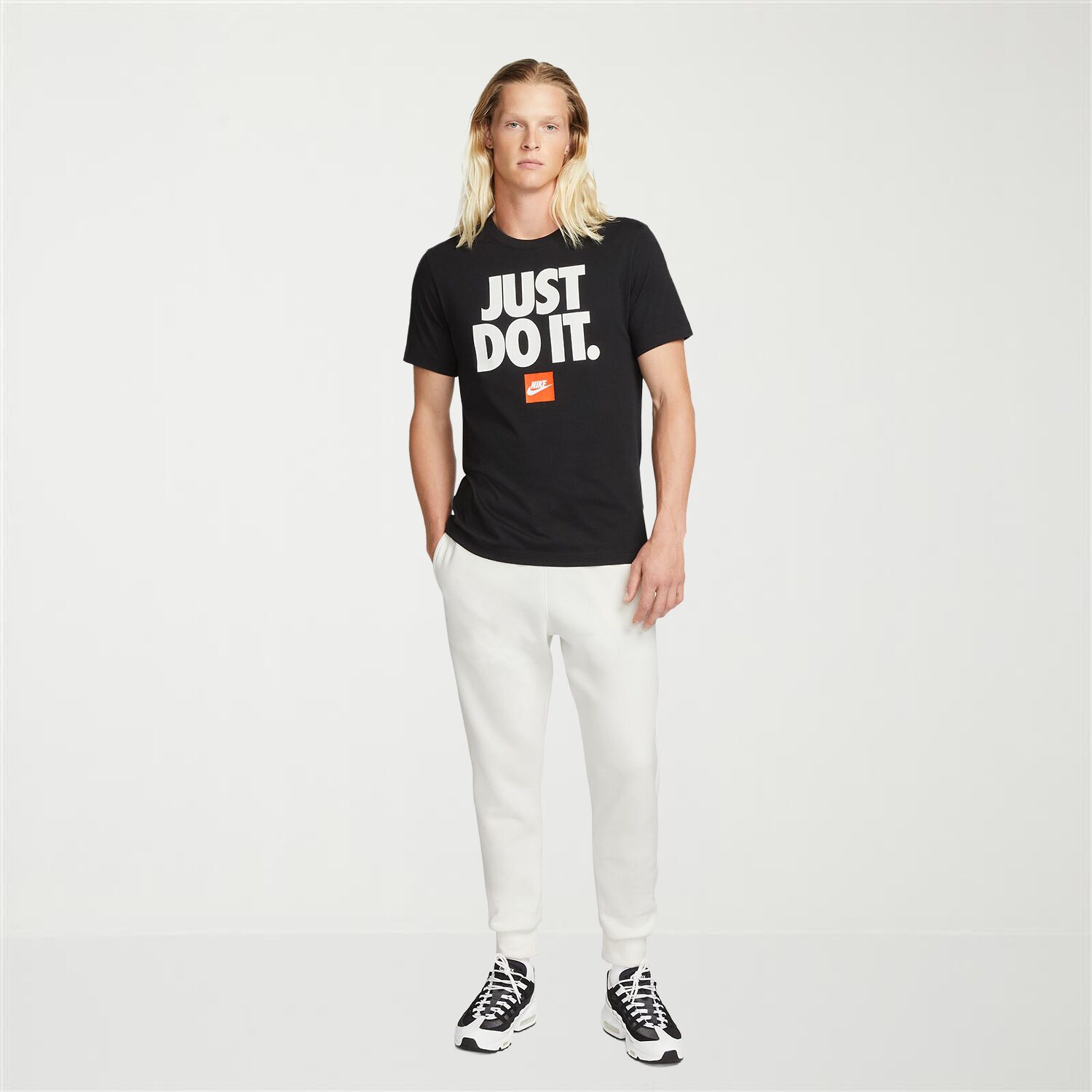 Nike Mens Crew Neck Short Sleeve Regular Fit Graphic T-Shirt