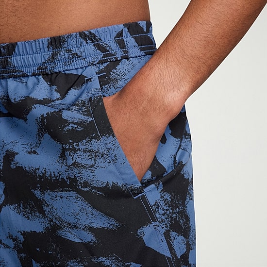 Nike Form Mens 7" Mid Rise Quick Dry Workout Shorts