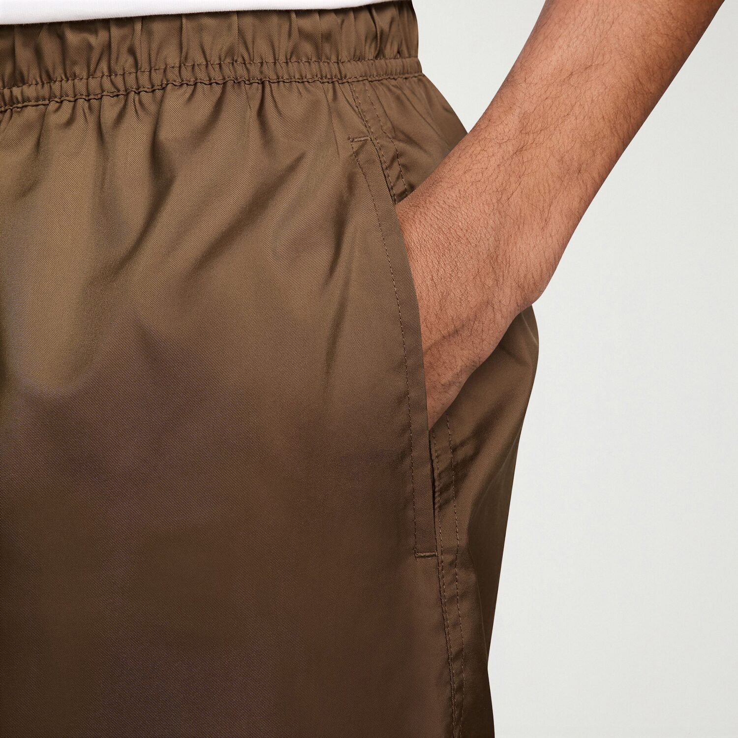 Nike Flow Mens 6" Mid Rise Workout Shorts