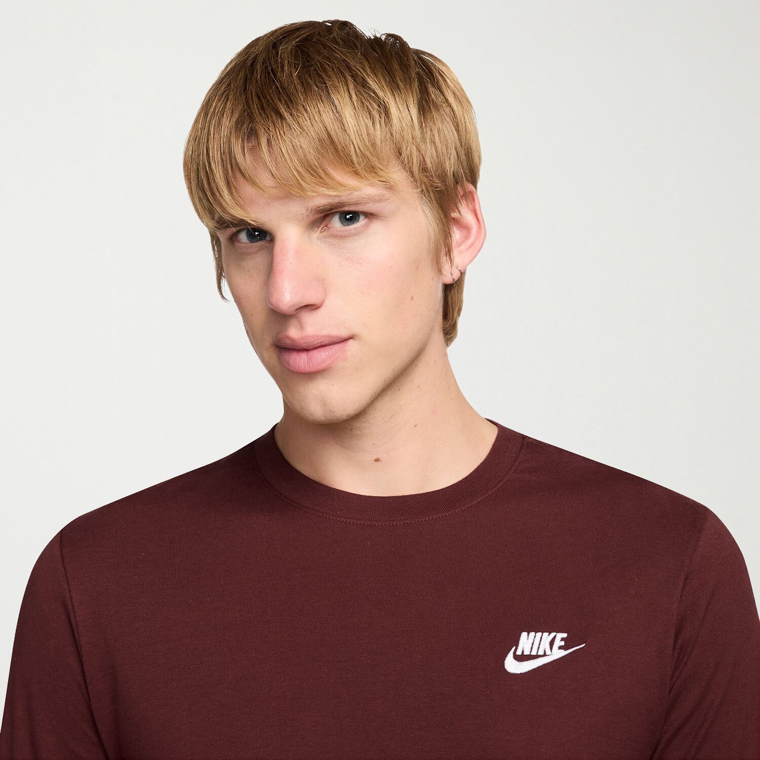 Nike Sportswear Club Mens Crew Neck Long Sleeve Quick Dry Active T-Shirt