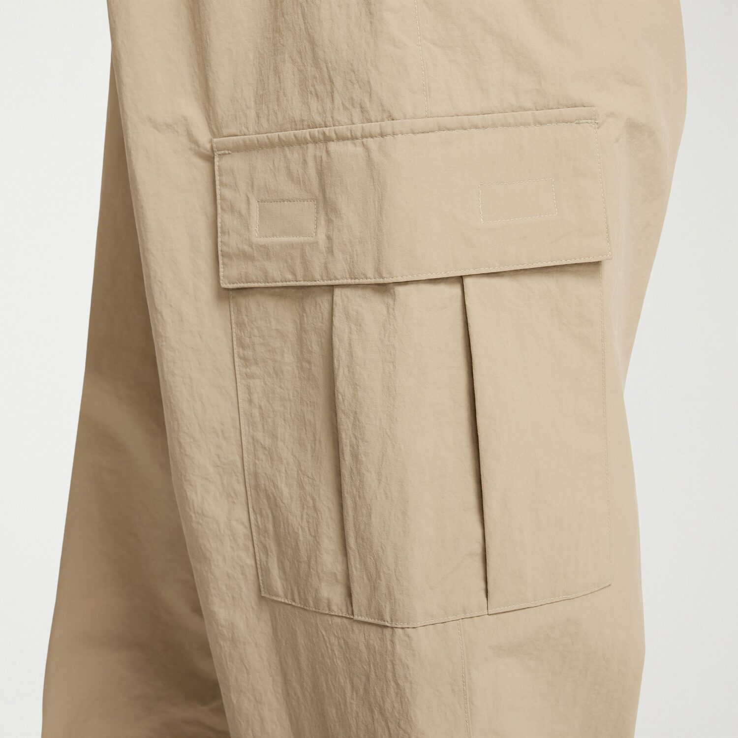 Nike Mens Cuffed Mid Rise Relaxed Fit Active Cargo Pant
